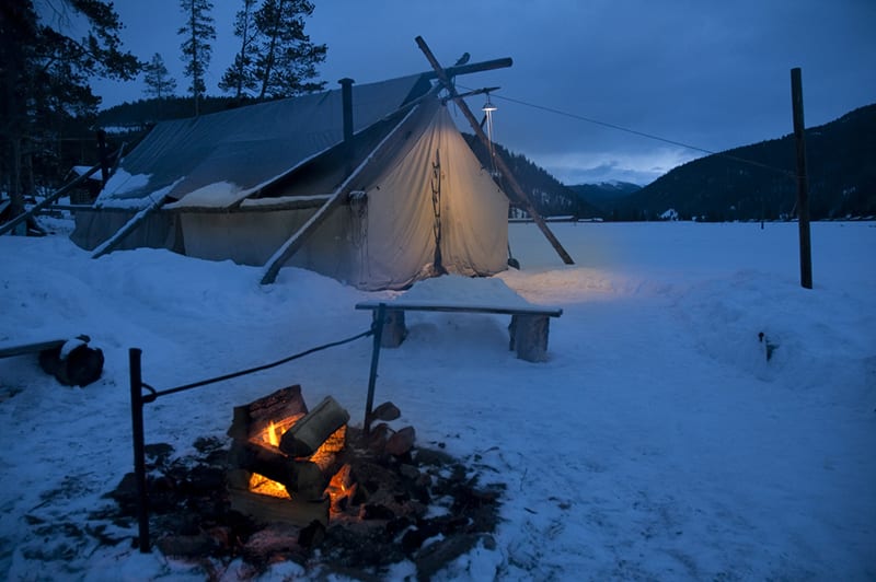preview-full-Sleigh Ride Tent and Campfire Tent and campfire in the snow